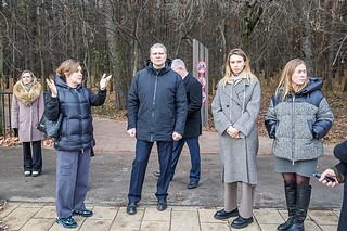 Глава Одинцовского городского округа Андрей Иванов осмотрел инфраструктуру и территорию Мещерского парка. Экскурсию для главы и руководителей других парков муниципалитета провела генеральный директор Автономной некоммерческой организации восстановления и сохранения лесов «Парк Мещерский» Наталья Стукалова