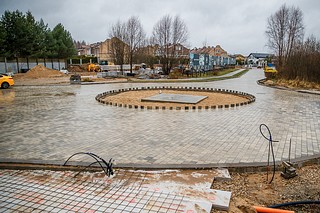 Глава Одинцовского округа осмотрел территорию в деревне Папушево, где в ближайшие годы обустроят ландшафтный парк