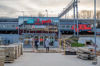 Ход благоустройства подходов к станции МЦД-4 «Лесной городок» проверил Андрей Иванов