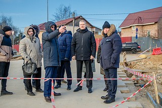 Ход благоустройства подходов к станции МЦД-4 «Лесной городок» проверил Андрей Иванов