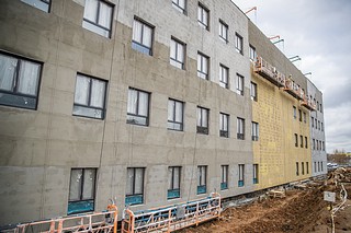 Глава Одинцовского городского округа Андрей Иванов проверил ход строительства поликлиники на 300 посещений в сутки в рабочем поселке Заречье