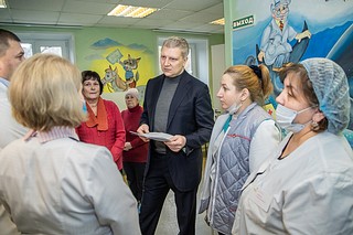 Андрей Иванов осмотрел отремонтированную амбулаторию в поселке Заречье
