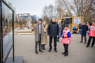 Андрей Иванов поручил расширить фотовыставку «Люди Донбасса»
