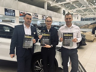 Сотрудники Одинцовской Госавтоинспекции продолжают социальный раунд «Засветись!»