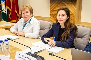 На еженедельном рабочем совещании Андрея Иванова представили нового заместителя главы Одинцовского городского округа — Анну Садетдинову. Как сообщил глава муниципалитета, Анна Александровна будет курировать вопросы развития экономики, инвестиций, поддержки предпринимательства, потребительского рынка и сферы услуг