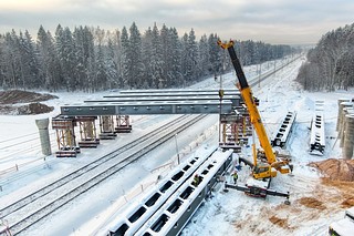 В Одинцовском округе начался монтаж пролета моста через реку Большую Вяземку