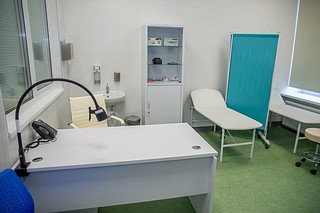В медкабинете детского сада предусмотрено прохождение медосмотров, диспансеризации и вакцинации