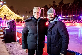 «С уникальной программой для жителей и гостей Одинцовского округа выступили олимпийские чемпионы Алексей Ягудин, Татьяна Тотьмянина и Максим Маринин, двукратная чемпионка мира Евгения Медведева, чемпионы мира Албена Денкова и Максим Ставиский, а также такие титулованные звёзды фигурного катания как Артём Федорченко, Анастасия Игнатьева, Алексей Усков, Анатолий Сластин и Григорий Забелло. Спасибо Илье Авербуху, всем организаторам и участникам за потрясающие эмоции для зрителей», — отметил Андрей Иванов