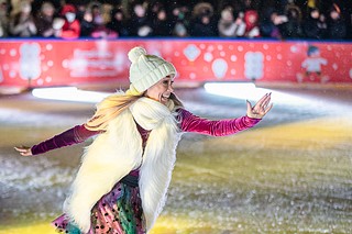 На катке в одинцовском Парке Малевича прошло ледовое гала-шоу чемпиона Европы и Мира в танцах на льду, заслуженного мастера спорта России Ильи Авербуха — «Чемпионы»