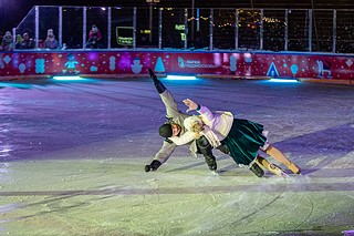 На катке в одинцовском Парке Малевича прошло ледовое гала-шоу чемпиона Европы и Мира в танцах на льду, заслуженного мастера спорта России Ильи Авербуха — «Чемпионы»