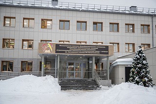 Глава Одинцовского округа Андрей Иванов посетил Старогородковскую специальную школу имени А. В. Фурагиной. С этого учебного года ребята занимаются в полностью обновленном здании — осенью 2023 года образовательное учреждение открылось после масштабного капитального ремонта в рамках президентской программы «Образование». Глава муниципалитета осмотрел учебные классы, пищеблок, кружковые комнаты, а также пообщался с воспитанниками школы, их родителями и педагогами