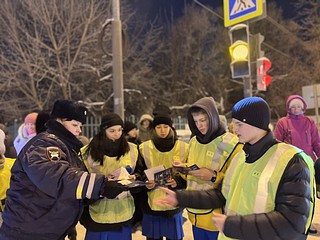 Сотрудники Одинцовской Госавтоинспекции провели рейд вместе с родительским патрулем