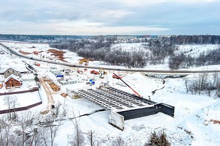 На строящемся участке обхода деревни Малые Вяземы на ЦКАД выполнено больше половины земляных работ