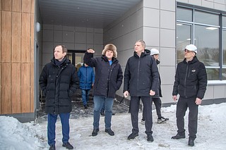 Андрей Иванов проинспектировал ход строительства школы на 550 мест в Немчиновке