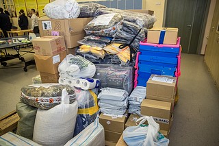 Глава Одинцовского городского округа Андрей Иванов встретился с учениками кадетского класса на базе Образовательного центра «Флагман» в Новой Трёхгорке. Кадеты 8 класса, который курирует Следственный комитет РФ, ведут активную благотворительную, волонтёрскую работу, а также являются участниками Общественного движения «Флагман — Zа Наших». В рамках данного проекта, которым руководит активная жительница города Ольга Селиванова, кадеты вместе с родителями, педагогами и жителями Трёхгорки собирают гуманитарную помощь для нужд специальной военной операции