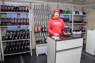 Глава Одинцовского округа Андрей Иванов проверил работу звенигородского стадиона «Спартак» в зимний период