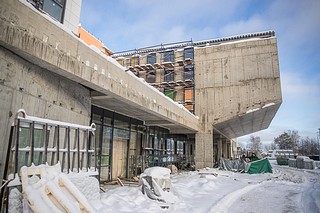 В Одинцовской городском округе продолжается активное строительство новых образовательных учреждений. В 2023 году в строй вошли 5 детских садов на 1670 мест. В микрорайоне «Гусарская баллада» открылся образовательный центр «Багратион» на 2200 мест — он стал самой большой школой в Московской области. Также в минувшем году благодаря возведению пристройки на 500 мест увеличилась мощность Одинцовской гимназии № 14