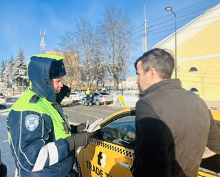 В Одинцовском городском округе сотрудники Госавтоинспекции и представители УРАТК Министерства транспорта и дорожной инфраструктуры Московской области провели совместный рейд, направленный на выявление и пресечение незаконных пассажирских перевозок