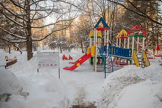 Глава Одинцовского округа Андрей Иванов вместе с жителями поселка Горбольницы № 45 проверил качество благоустройства дворовой территории у домов № 5 и № 10