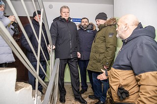 Глава Одинцовского округа Андрей Иванов вместе с жителями поселка Горбольницы № 45 проверил качество благоустройства дворовой территории у домов № 5 и № 10