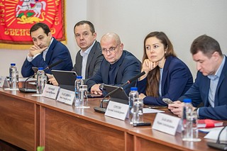 Глава Одинцовского округа Андрей Иванов провел рабочую встречу с инициативными жителями звенигородского микрорайона Верхний Посад