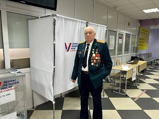 Ветеран космодрома Байконур Юрий Крекотин проголосовал на выборах президента России