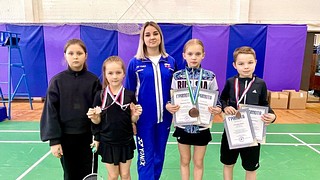 Из Уфы вернулись одинцовские бадминтонисты, принимавшие участие во Всероссийских юношеских соревнованиях по бадминтону памяти Д. З. Валеева. Турнир проводился с 4 по 8 марта. Он собрал более 200 спортсменов из 14 регионов России