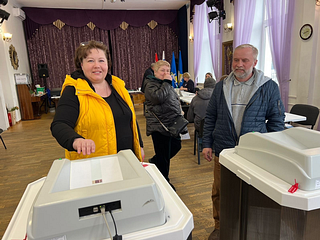 В Одинцовском округе на выборах проголосовала многодетная семья Погончиковых
