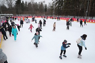 В Одинцовском парке культуры, спорта и отдыха проходит масленичный интерактив на катке