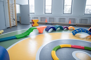 Группа компаний «КОРТРОС» передала на баланс администрации Одинцовского городского округа инновационный детский сад в микрорайоне «Равновесие». Приемку дошкольного образовательного учреждения провел глава муниципалитета Андрей Иванов