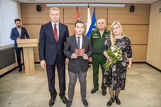 Андрей Иванов вручил Ордена Мужества семьям погибших при исполнении воинского долга участников СВО