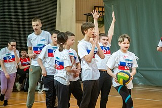 Шестой открытый спортивный турнир для людей с ограниченными возможностями здоровья прошел в Одинцово. Спортивное мероприятие прошло в Одинцовском Волейбольном центре — здесь собирались 120 участников. Турнир «Воля к победе — цель жизни» посвящен спортсмену-тяжелоатлету, почетному гражданину Одинцовского округа Виктору Куренцову