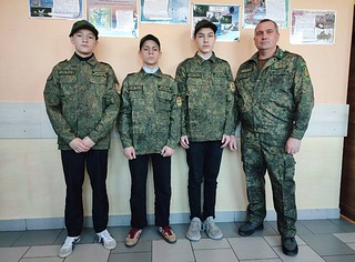 Школьное лесничество «Серая цапля» получило форменное обмундирование. Старший участковый лесничий Звенигородского филиала ГКУ МО «Мособллес» Игорь Сидоров вручил ребятам Кубинской СОШ № 1 (общеобразовательного отделения «Асаковская школа») 11 комплектов летней формы лесоводов