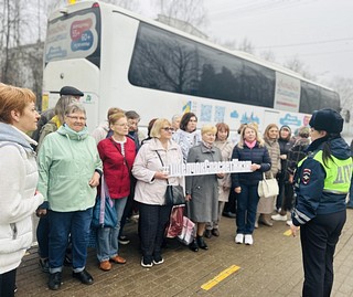 Одинцовским участникам клуба «Активное долголетие» напомнили правила дорожного движения