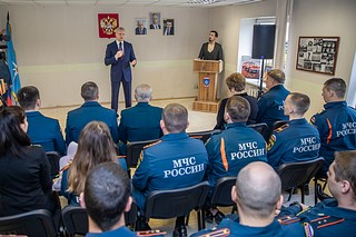 В 2024 году пожарная охрана России отмечает своё 375-летие. В 1649 году царь Алексей Михайлович Романов издал «Наказ о градском благочинии», который положил начало работе круглосуточных пожарных дозоров. В Одинцовском пожарно-спасательном гарнизоне прошло собрание, посвященное этому юбилею. Со знаменательной датой одинцовских пожарных поздравил глава округа Андрей Иванов