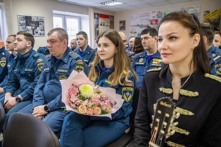В 2024 году пожарная охрана России отмечает своё 375-летие. В 1649 году царь Алексей Михайлович Романов издал «Наказ о градском благочинии», который положил начало работе круглосуточных пожарных дозоров. В Одинцовском пожарно-спасательном гарнизоне прошло собрание, посвященное этому юбилею. Со знаменательной датой одинцовских пожарных поздравил глава округа Андрей Иванов