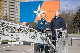 В 2024 году пожарная охрана России отмечает своё 375-летие. В 1649 году царь Алексей Михайлович Романов издал «Наказ о градском благочинии», который положил начало работе круглосуточных пожарных дозоров. В Одинцовском пожарно-спасательном гарнизоне прошло собрание, посвященное этому юбилею. Со знаменательной датой одинцовских пожарных поздравил глава округа Андрей Иванов