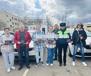 В рамках социального раунда «Один щелчок спасает жизнь» сотрудники Одинцовской Госавтоинспекции организовали и провели для слушателей автошколы мероприятие, направленное на повышение уровня дорожной грамотности будущих кандидатов в водители