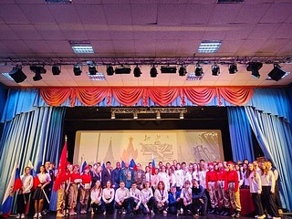 В Голицынском культурно-досуговом центре состоялась торжественная церемония передачи символов Х юбилейного этапа военно-патриотической эстафеты памяти «Салют Победе!», посвященной городу-герою Москве, из Территориального управления Голицыно в Территориальное управление Барвиха