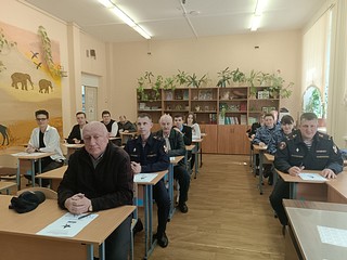 Сотрудники и военнослужащие Главного управления Росгвардии по Московской области вместе с ветеранами службы приняли участие в акции «Диктант Победы»