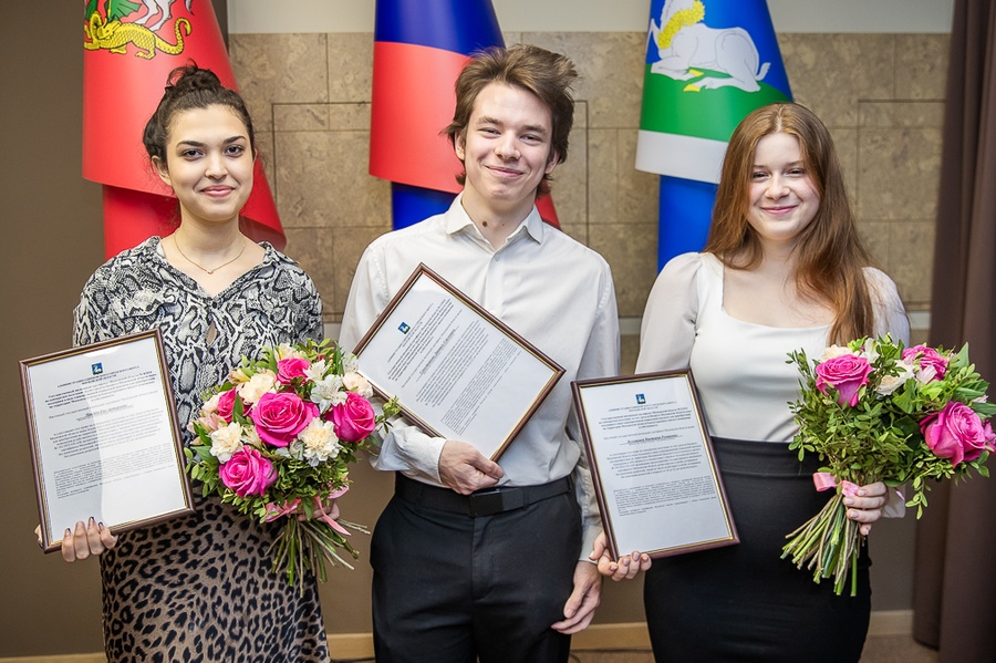 Жилищные сертификаты вручили трем детям-сиротам Одинцовского округа, Май