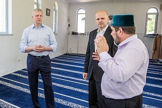 Глава Одинцовского округа Андрей Иванов осмотрел территорию мечети в Звенигороде и провел встречу с председателем религиозной организации «Умма исламия» Айдаром Валиулиным