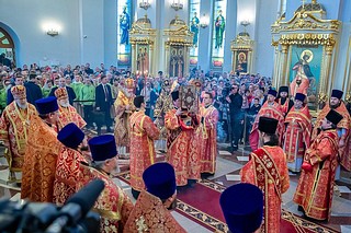 В воскресенье, 19 мая, в Неделю 3-ю по Пасхе, в Георгиевском соборе в Одинцово Божественную литургию совершил Патриарх Московский и всея Руси Кирилл. Его Святейшеству сослужили митрополит Крутицкий и Коломенский Павел, Патриарший наместник Московской митрополии; архиепископ Одинцовский и Красногорский Фома; епископ Балашихинский и Орехово-Зуевский Николай и другие представители духовенства. На богослужении присутствовал глава Одинцовского городского округа Андрей Иванов