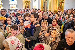 В воскресенье, 19 мая, в Неделю 3-ю по Пасхе, в Георгиевском соборе в Одинцово Божественную литургию совершил Патриарх Московский и всея Руси Кирилл. Его Святейшеству сослужили митрополит Крутицкий и Коломенский Павел, Патриарший наместник Московской митрополии; архиепископ Одинцовский и Красногорский Фома; епископ Балашихинский и Орехово-Зуевский Николай и другие представители духовенства. На богослужении присутствовал глава Одинцовского городского округа Андрей Иванов