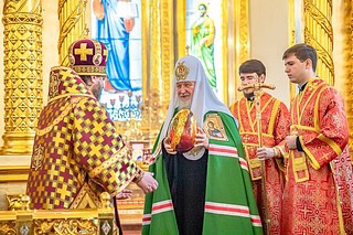 В воскресенье, 19 мая, в Неделю 3-ю по Пасхе, в Георгиевском соборе в Одинцово Божественную литургию совершил Патриарх Московский и всея Руси Кирилл. Его Святейшеству сослужили митрополит Крутицкий и Коломенский Павел, Патриарший наместник Московской митрополии; архиепископ Одинцовский и Красногорский Фома; епископ Балашихинский и Орехово-Зуевский Николай и другие представители духовенства. На богослужении присутствовал глава Одинцовского городского округа Андрей Иванов