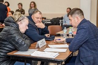В рамках проекта «Выездная администрация» глава Одинцовского округа Андрей Иванов вместе с профильными заместителями провел личный прием граждан в Звенигороде
