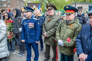В День Победы в Одинцово открыли мемориальную доску в память об участнике специальной военной операции, гвардии подполковнике Вячеславе Опольском. Российский офицер героически погиб при выполнении боевой задачи на Херсонском направлении 12 мая 2023 года. Глава Одинцовского округа Андрей Иванов подчеркнул, что открытие памятной доски символично прошло 9 мая, в День Великой Победы