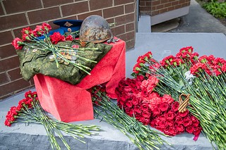 В День Победы в Одинцово открыли мемориальную доску в память об участнике специальной военной операции, гвардии подполковнике Вячеславе Опольском. Российский офицер героически погиб при выполнении боевой задачи на Херсонском направлении 12 мая 2023 года. Глава Одинцовского округа Андрей Иванов подчеркнул, что открытие памятной доски символично прошло 9 мая, в День Великой Победы