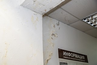 Глава Одинцовского округа Андрей Иванов вместе с жителями осмотрел Грибовский фельдшерско-акушерский пункт в поселке ВНИИССОК