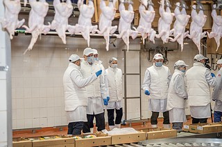 Глава Одинцовского округа Андрей Иванов осмотрел производственные цеха Петелинской птицефабрики в поселке Часцы